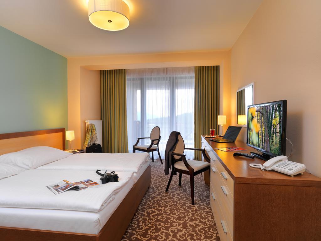 Hotel Green Долни Кубин Екстериор снимка